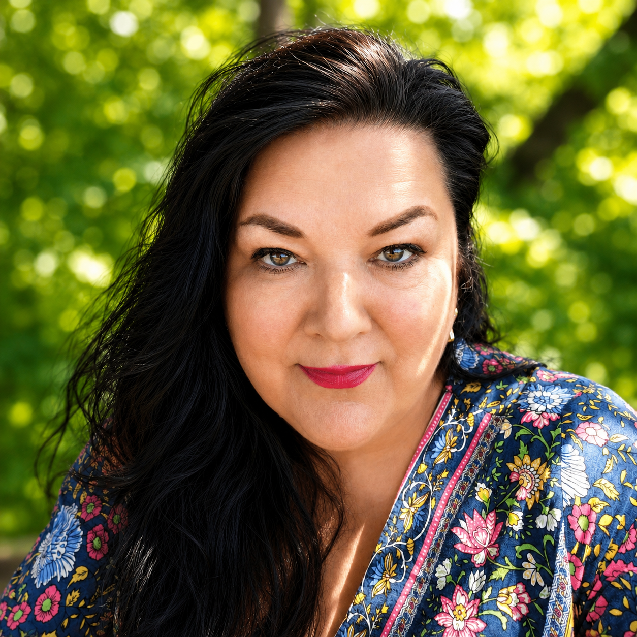 Porträt von Claudia Rosenhahn – Medium und spirituelle Heilerin für Einzelsitzungen online und bei München